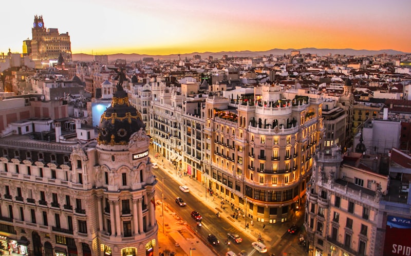 Barcelona Gaudí, Gothic Quarter & Tapas